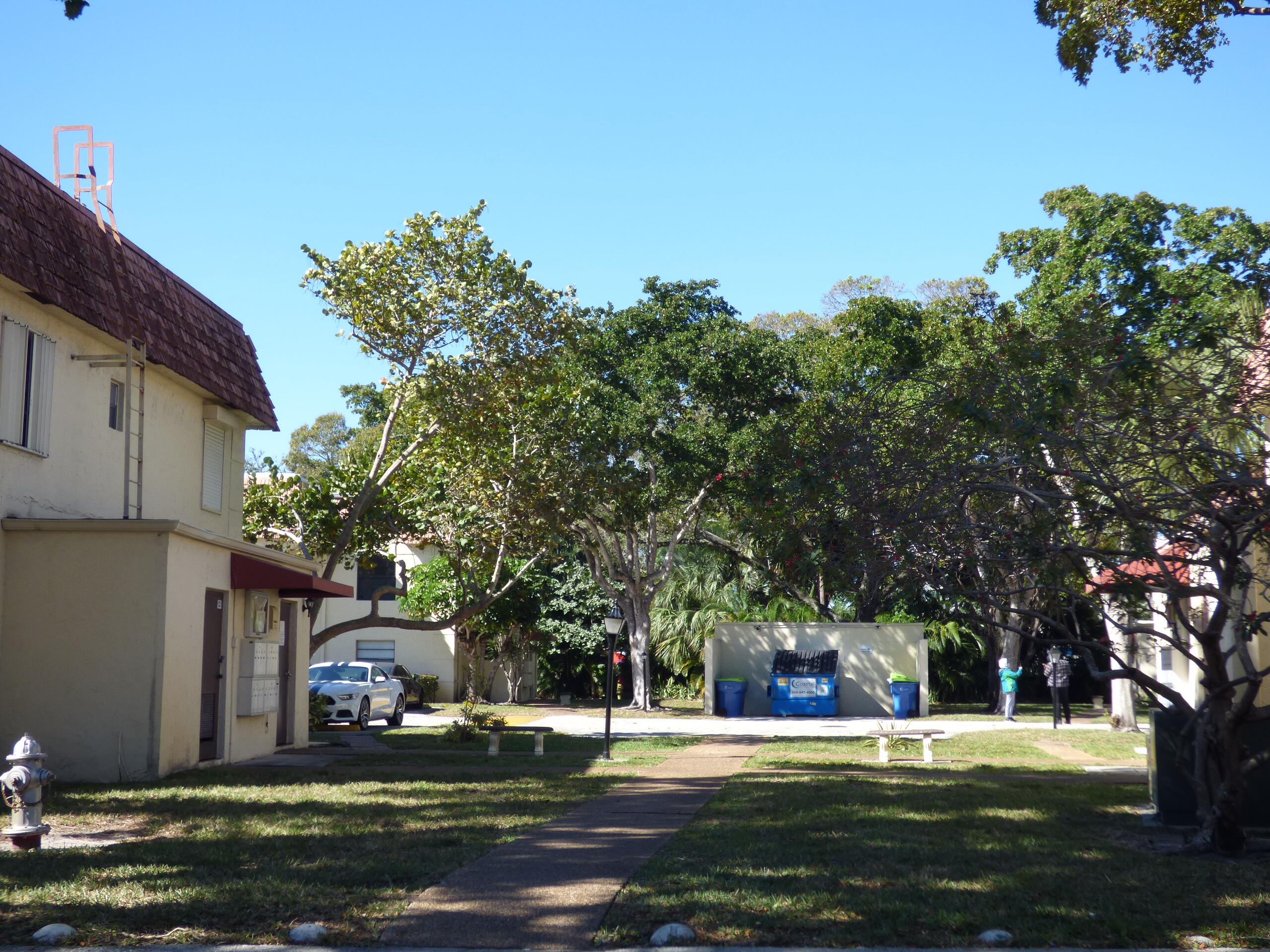 132 South Cypress Road, Unit 514 Pompano Beach, FL 33060 - Photo 44 of 48 a view of a volley ball court