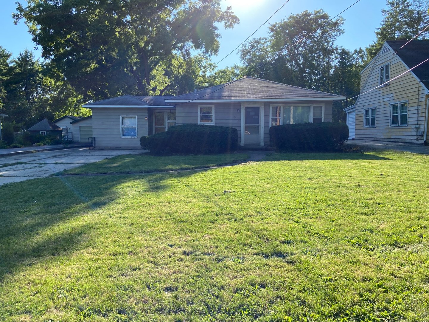 717 Normal Road DeKalb, IL 60115 - Photo 2 of 18