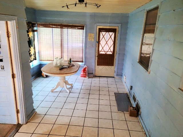 717 Normal Road DeKalb, IL 60115 - Photo 4 of 18