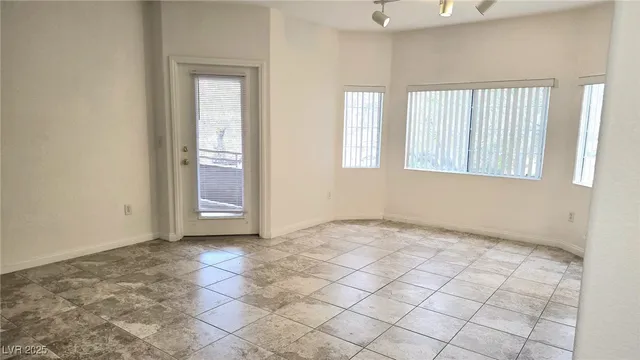 $1,690 | 830 Carnegie Street, Unit 1224, Henderson, NV 89052