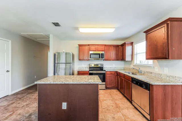 $1,510 | 5611 Forest, San Antonio, TX 78252