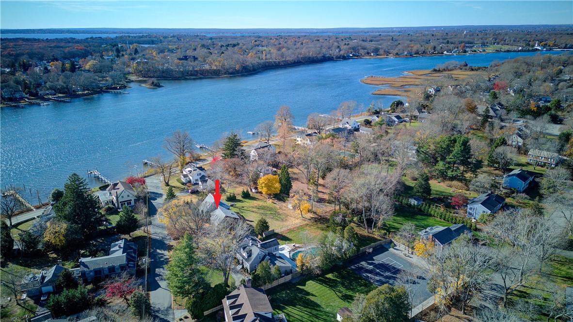 8 Linden Road Barrington, RI 02806 - Photo 5 of 37