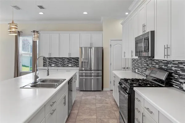 $2,400 | 989 Maypole Drive, Apopka, FL 32703