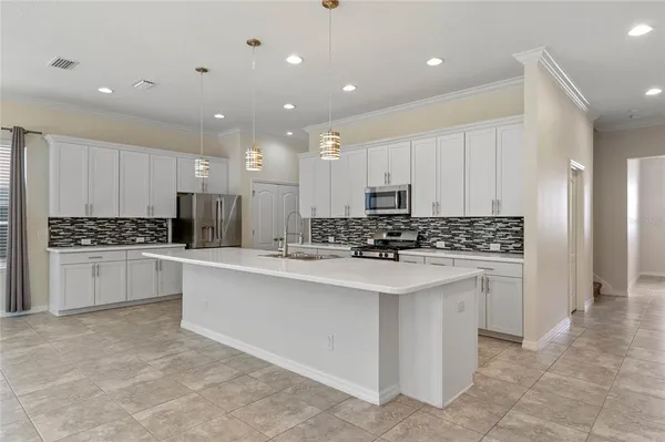 $2,400 | 989 Maypole Drive, Apopka, FL 32703