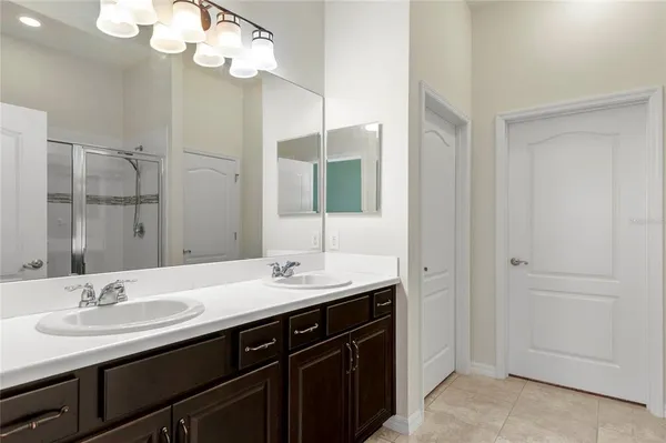 $2,400 | 989 Maypole Drive, Apopka, FL 32703