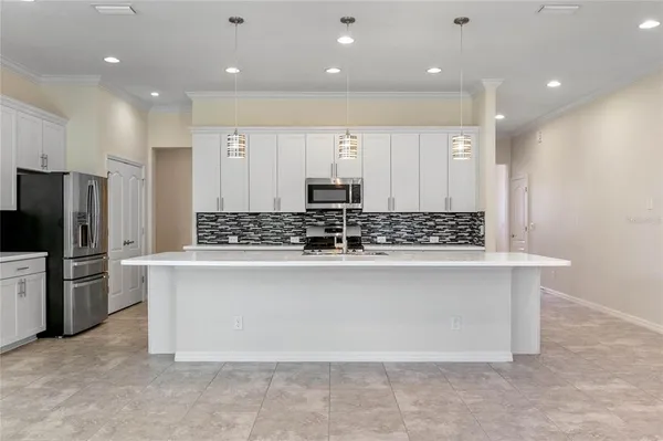 $2,400 | 989 Maypole Drive, Apopka, FL 32703