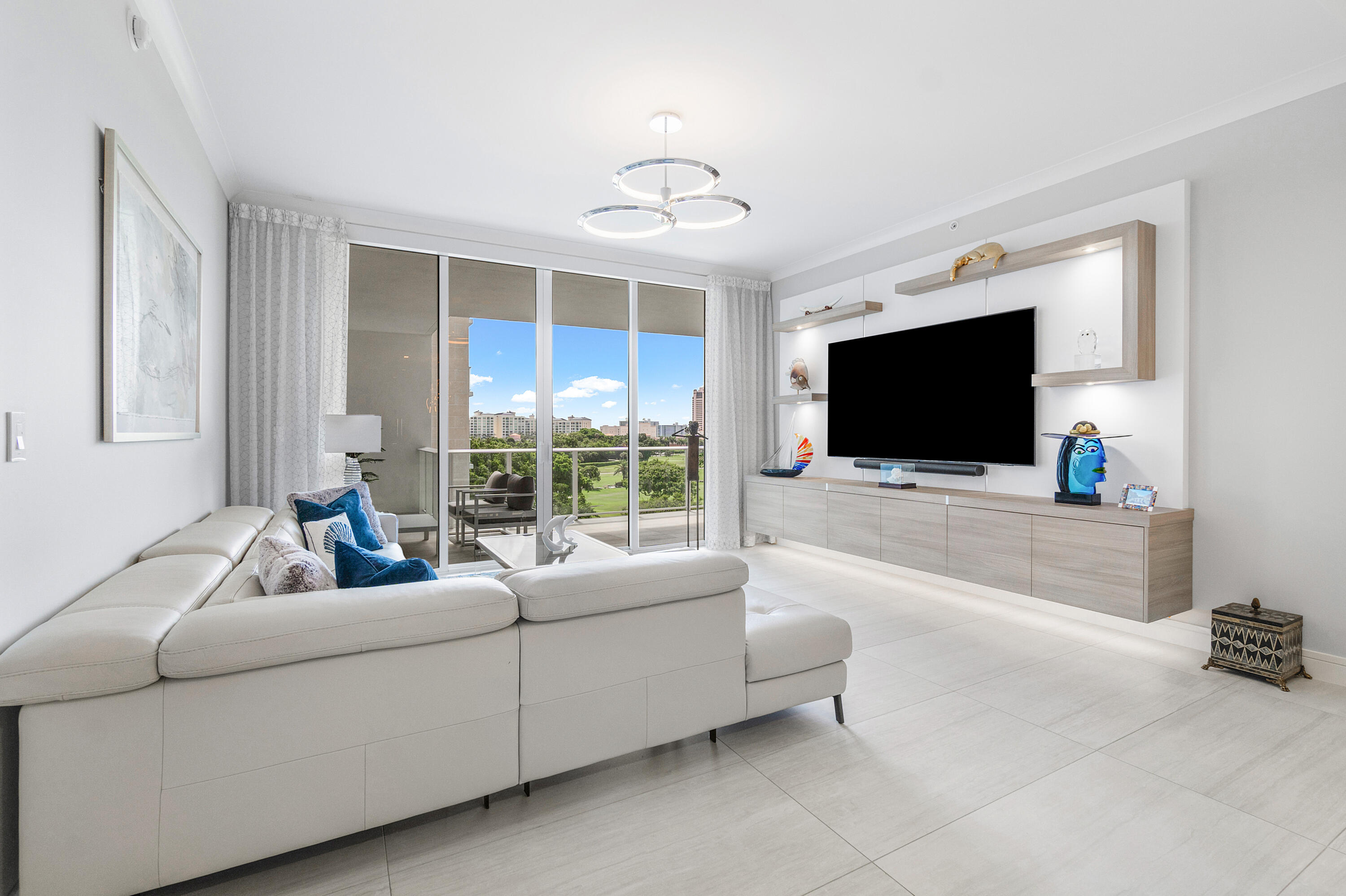 200 Southeast Mizner Boulevard, Unit 609 Boca Raton, FL 33432 - Photo 8 of 38 011-200SoutheastMiznerBoulevard-Unit609-