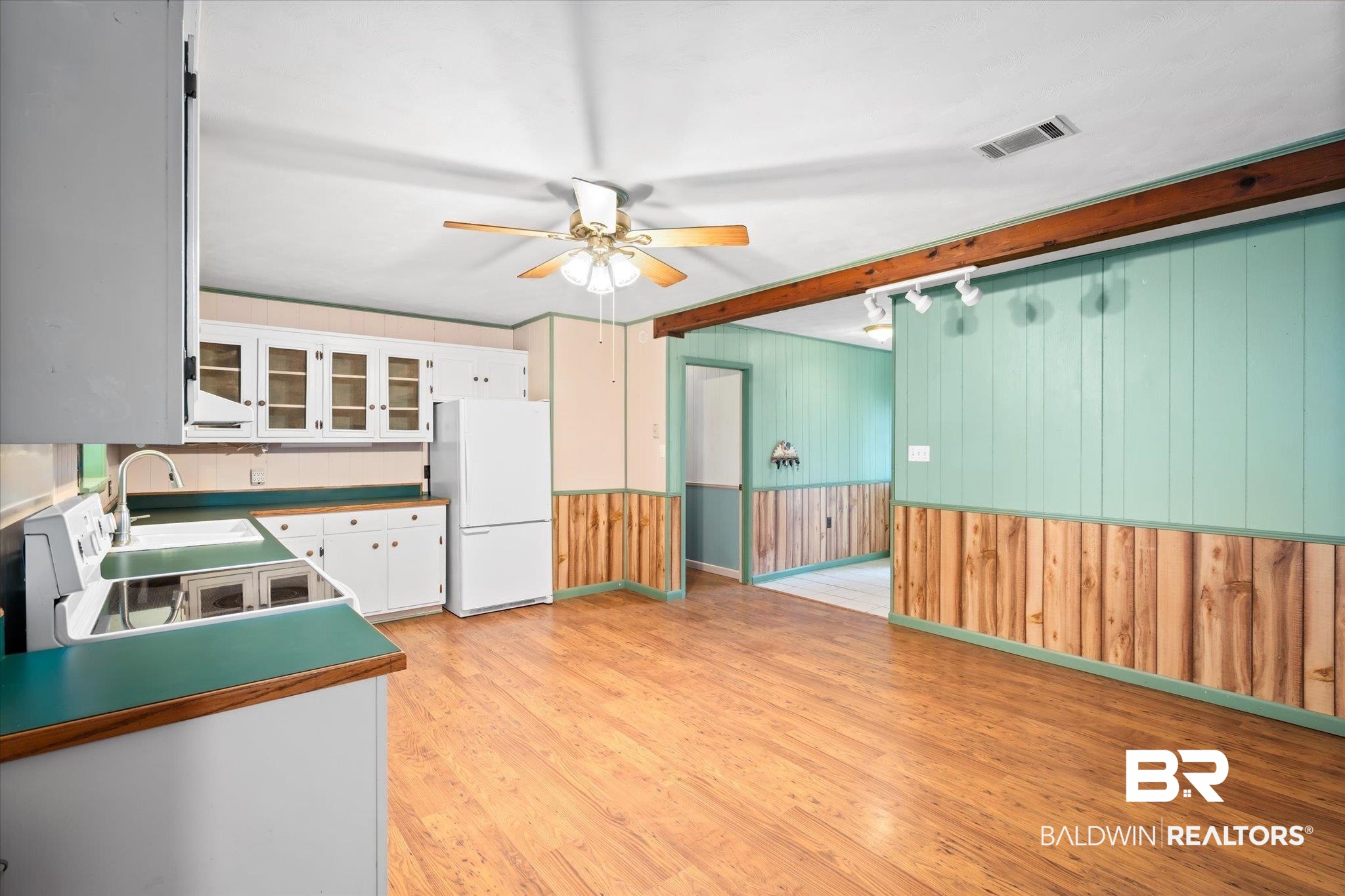 1001 South Bay Street Foley, AL 36535 - Photo 5 of 18