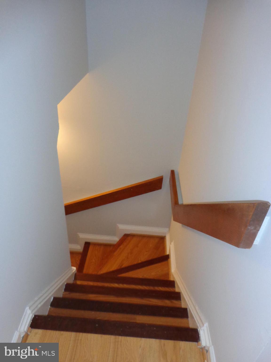 5565 Peppercorn Drive Burke, VA 22015 - Photo 13 of 41 a view of entryway