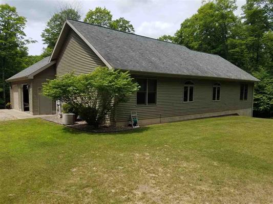 1825 Abbey Road Petoskey, MI 49770 - Photo 25 of 26 Gallery Image 25