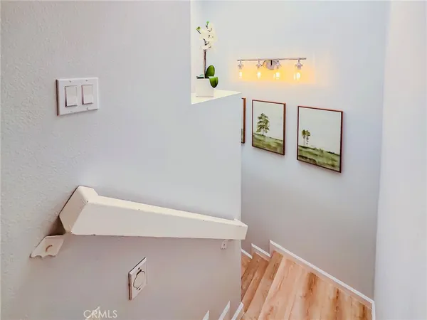 $619,999 | 7904 Topanga Canyon Boulevard, Unit 3, Canoga Park, CA 91304