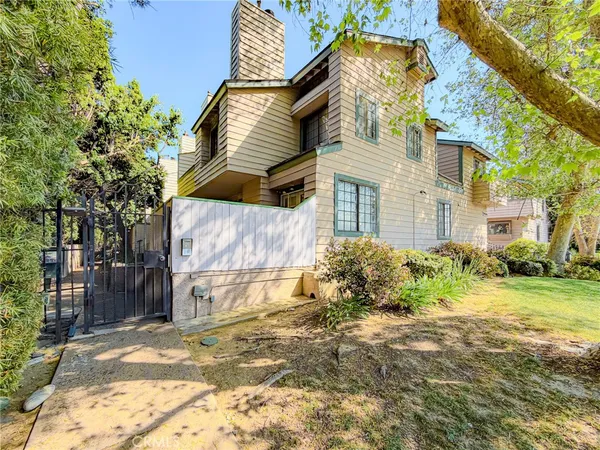 $599,999 | 7904 Topanga Canyon Boulevard, Unit 3, Canoga Park, CA 91304