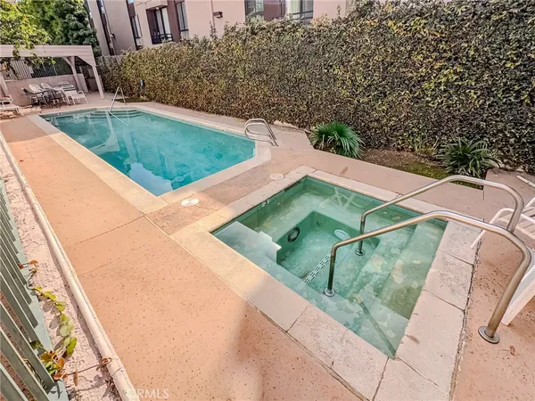 $599,999 | 7904 Topanga Canyon Boulevard, Unit 3, Canoga Park, CA 91304