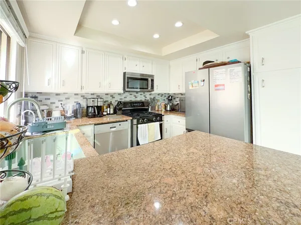 $619,999 | 7904 Topanga Canyon Boulevard, Unit 3, Canoga Park, CA 91304