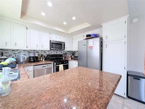 $599,999 | 7904 Topanga Canyon Boulevard, Unit 3, Canoga Park, CA 91304