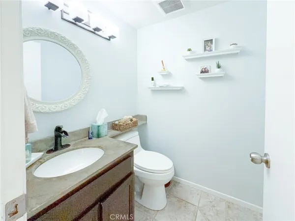 $619,999 | 7904 Topanga Canyon Boulevard, Unit 3, Canoga Park, CA 91304