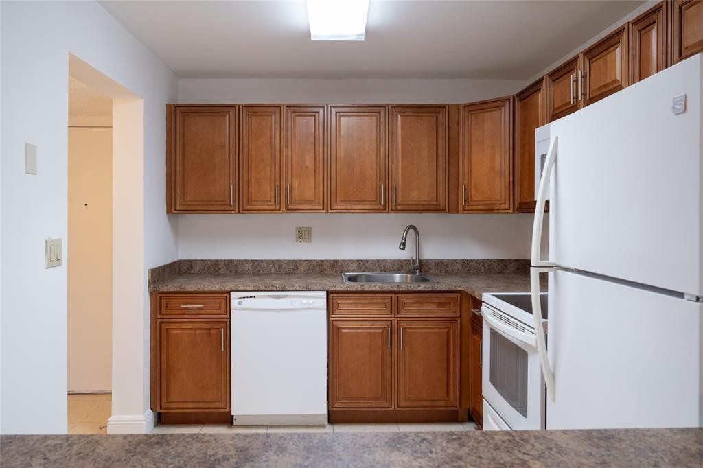 9233 Southwest 8th Street, Unit 222 Boca Raton, FL 33428 - Photo 17 of 29 Photo 17