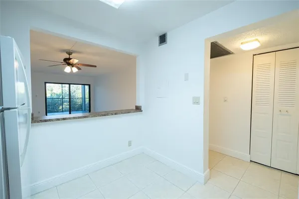 $1,700 | 9233 Southwest 8th Street, Unit 222, Boca Raton, FL 33428