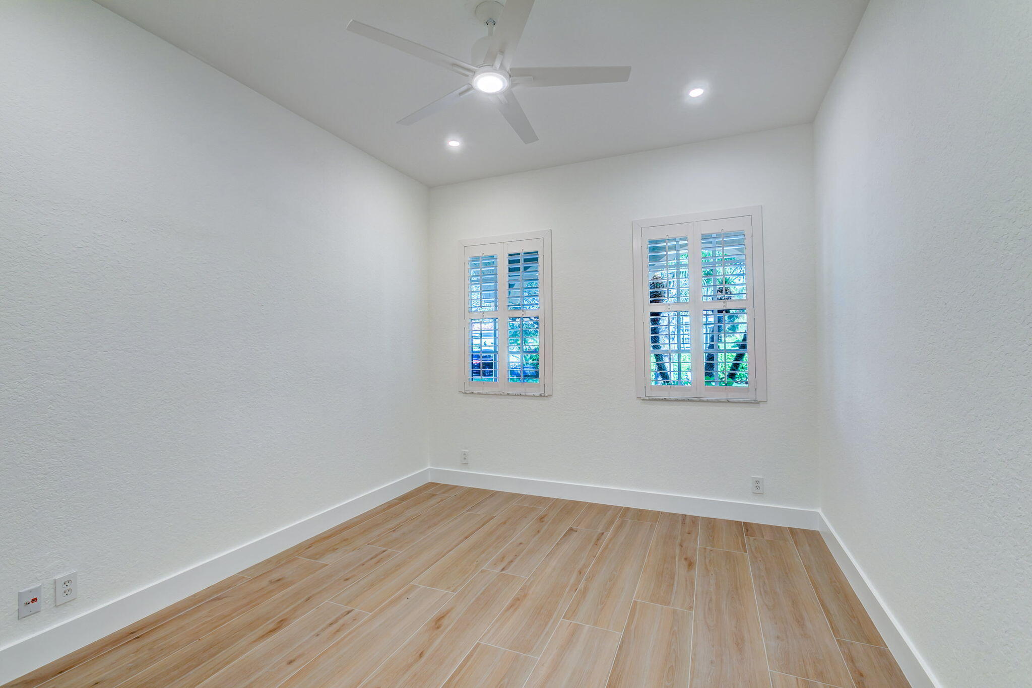 108 Palmfield Way Jupiter, FL 33458 - Photo 26 of 40 Front Guest Room