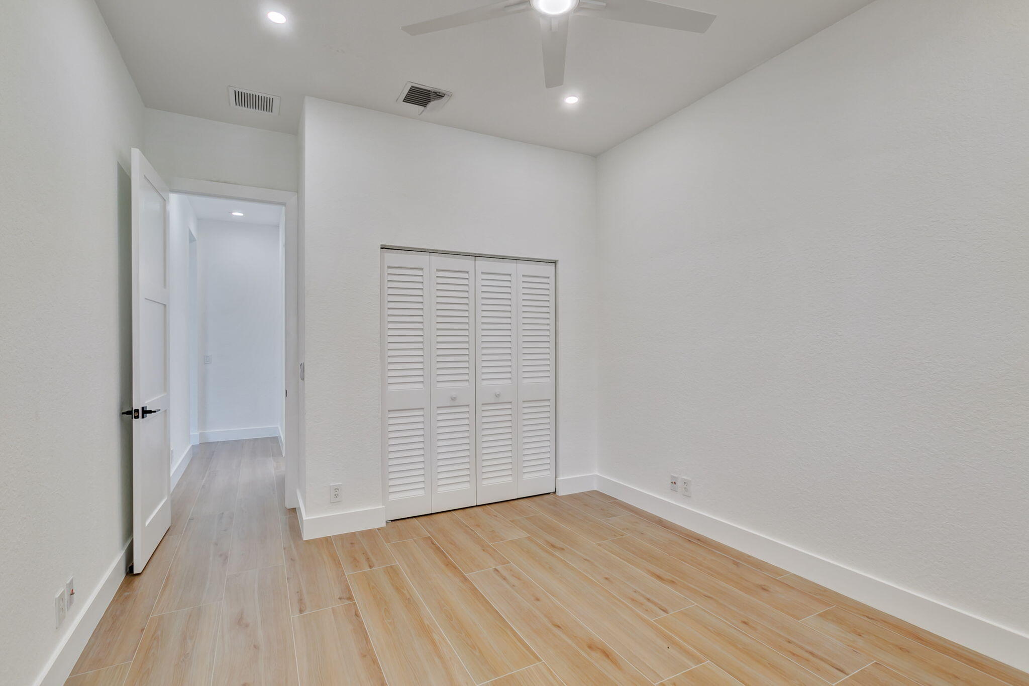 108 Palmfield Way Jupiter, FL 33458 - Photo 27 of 40 Front Guest Room