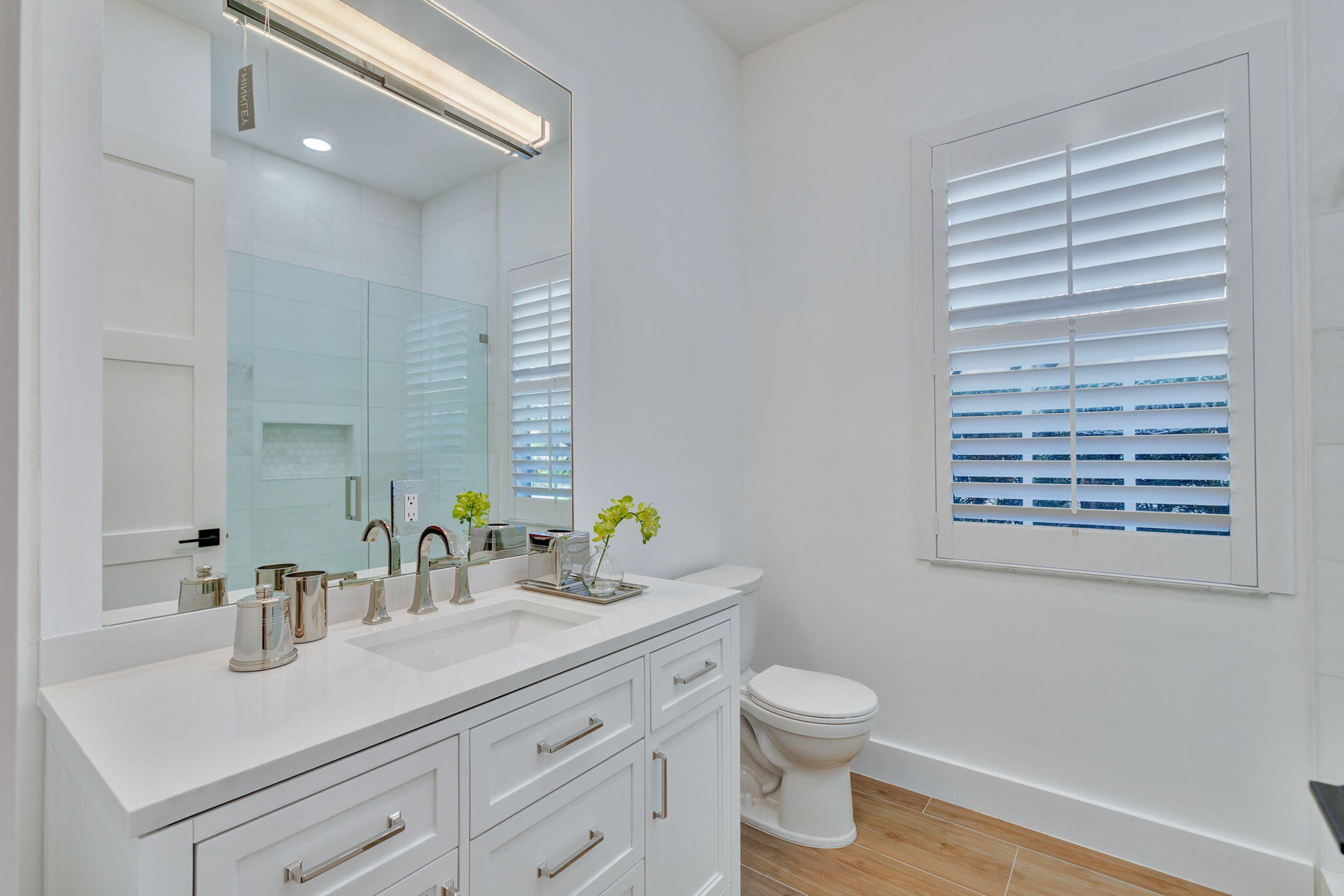 108 Palmfield Way Jupiter, FL 33458 - Photo 30 of 40 Guest Bathroom