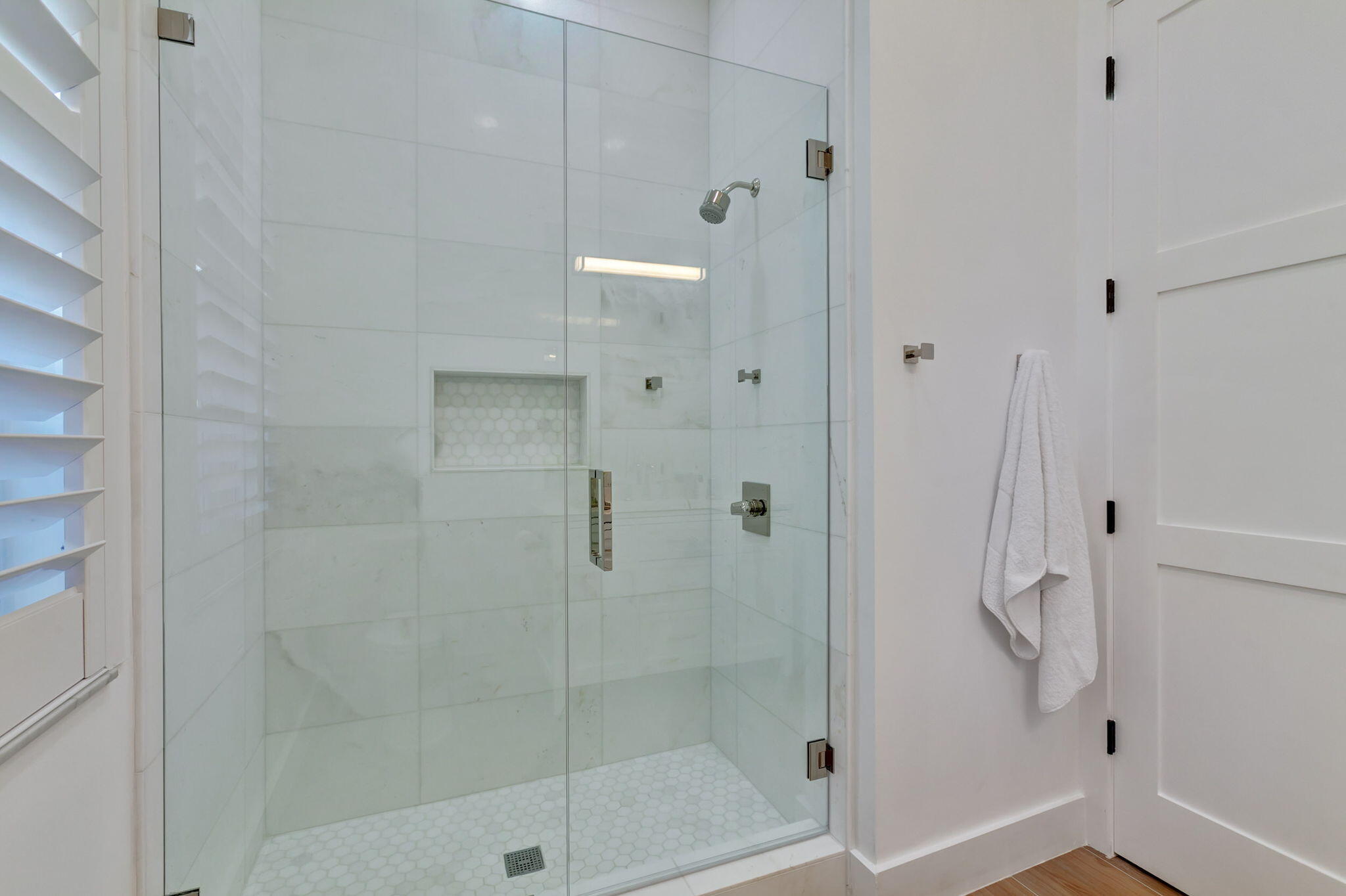 108 Palmfield Way Jupiter, FL 33458 - Photo 31 of 40 Guest Bathroom