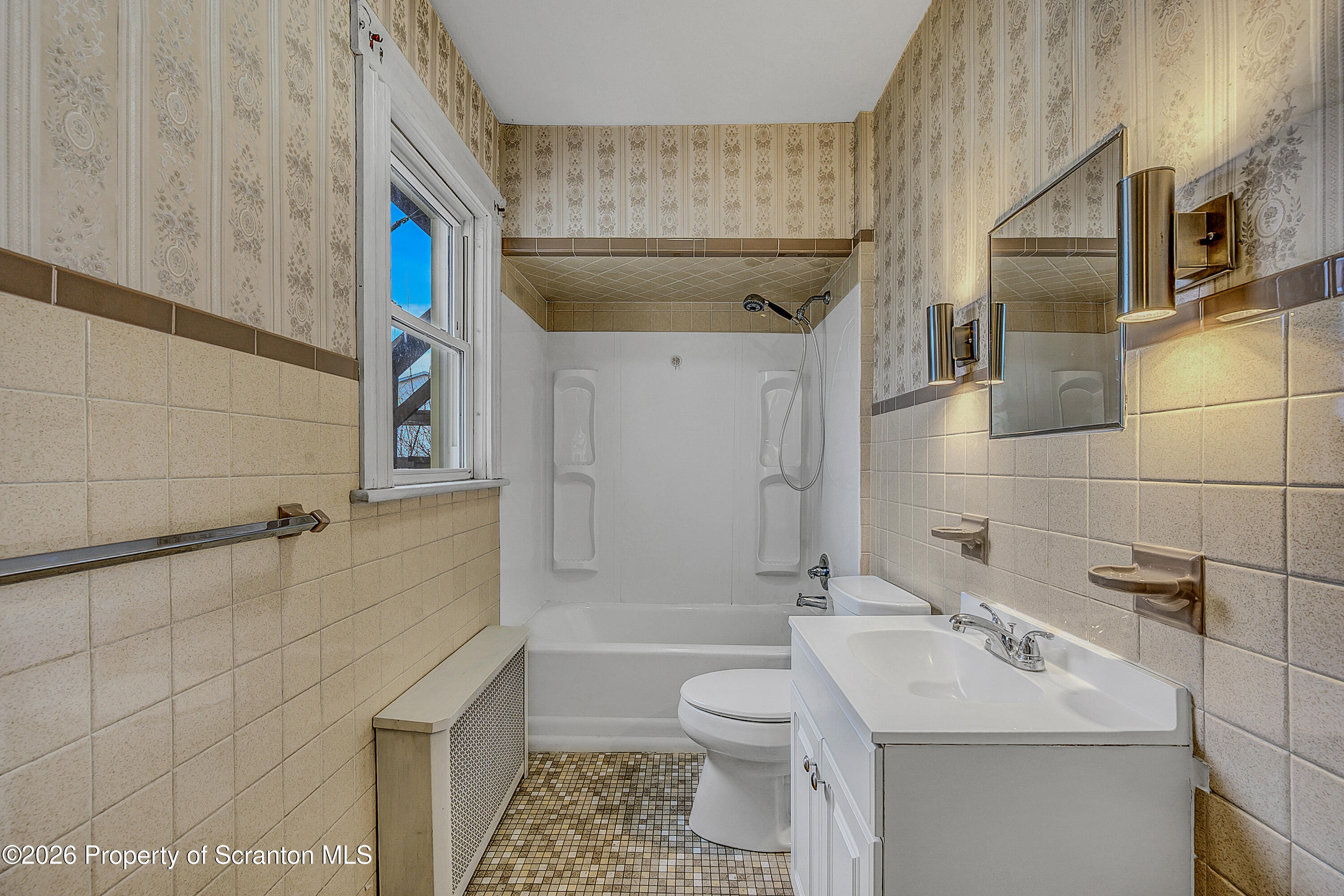 905 Albright Avenue Scranton, PA 18508 - Photo 18 of 56 a bathroom with a sink toilet and shower