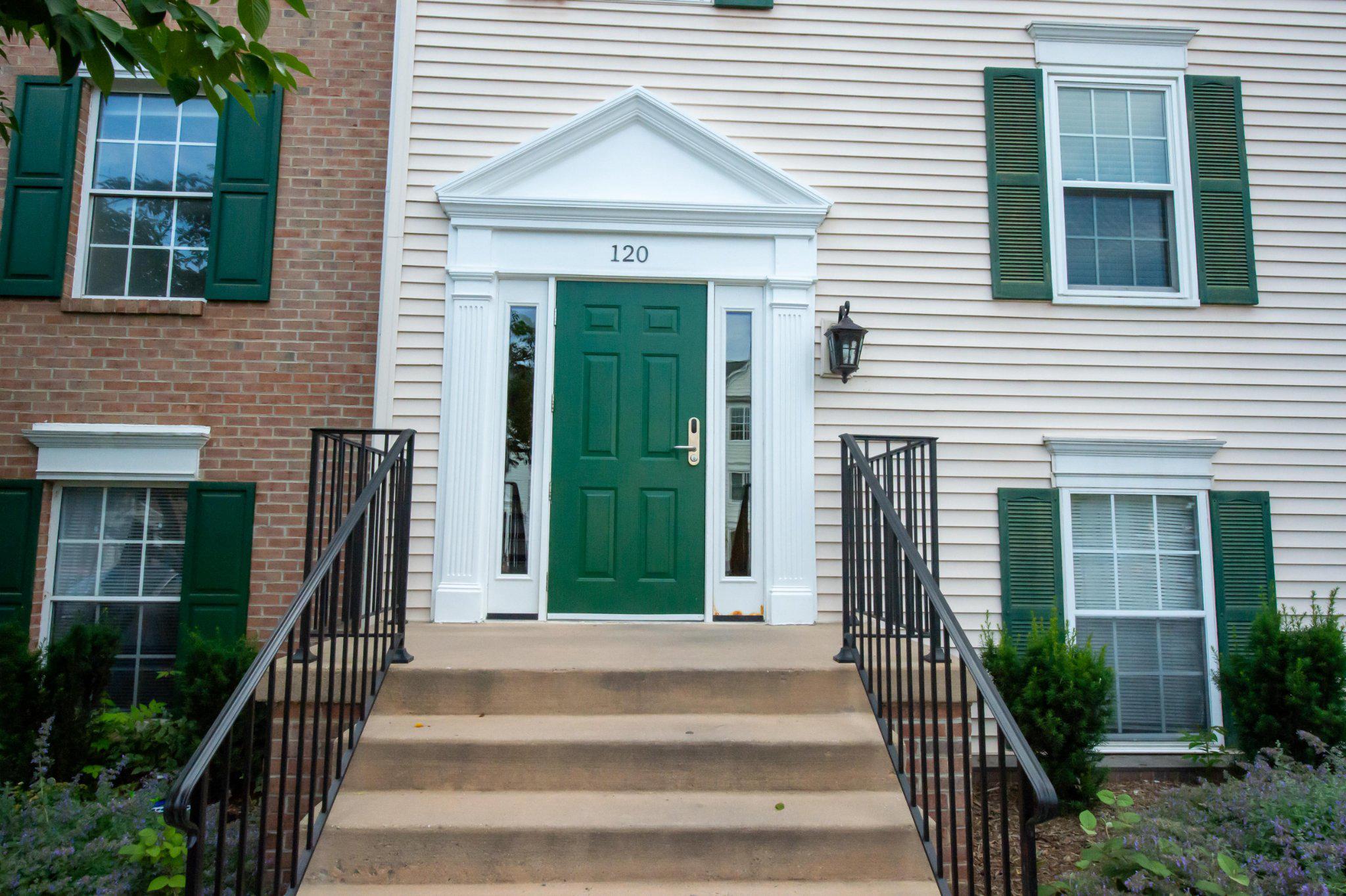 120 Fort Evans Road Southeast, Unit C Leesburg, VA 20175 - Photo 1 of 23 Building Entrance