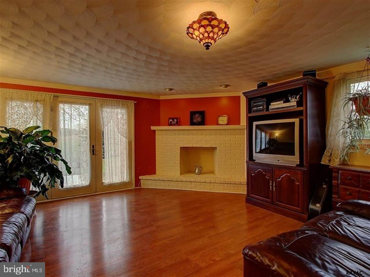 2143 Stoverstown Road Spring Grove, PA 17362 - Photo 18 of 29