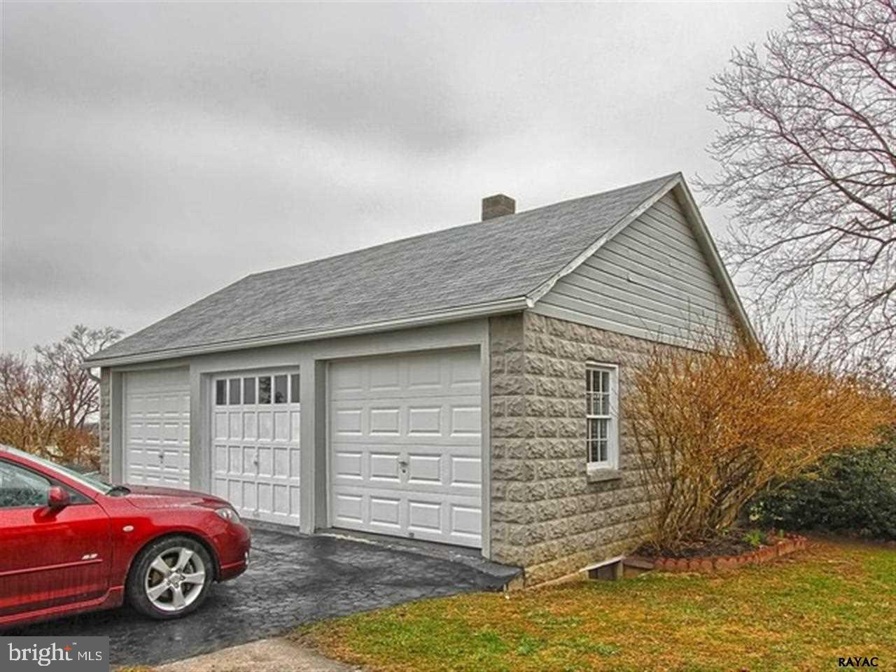 2143 Stoverstown Road Spring Grove, PA 17362 - Photo 3 of 29