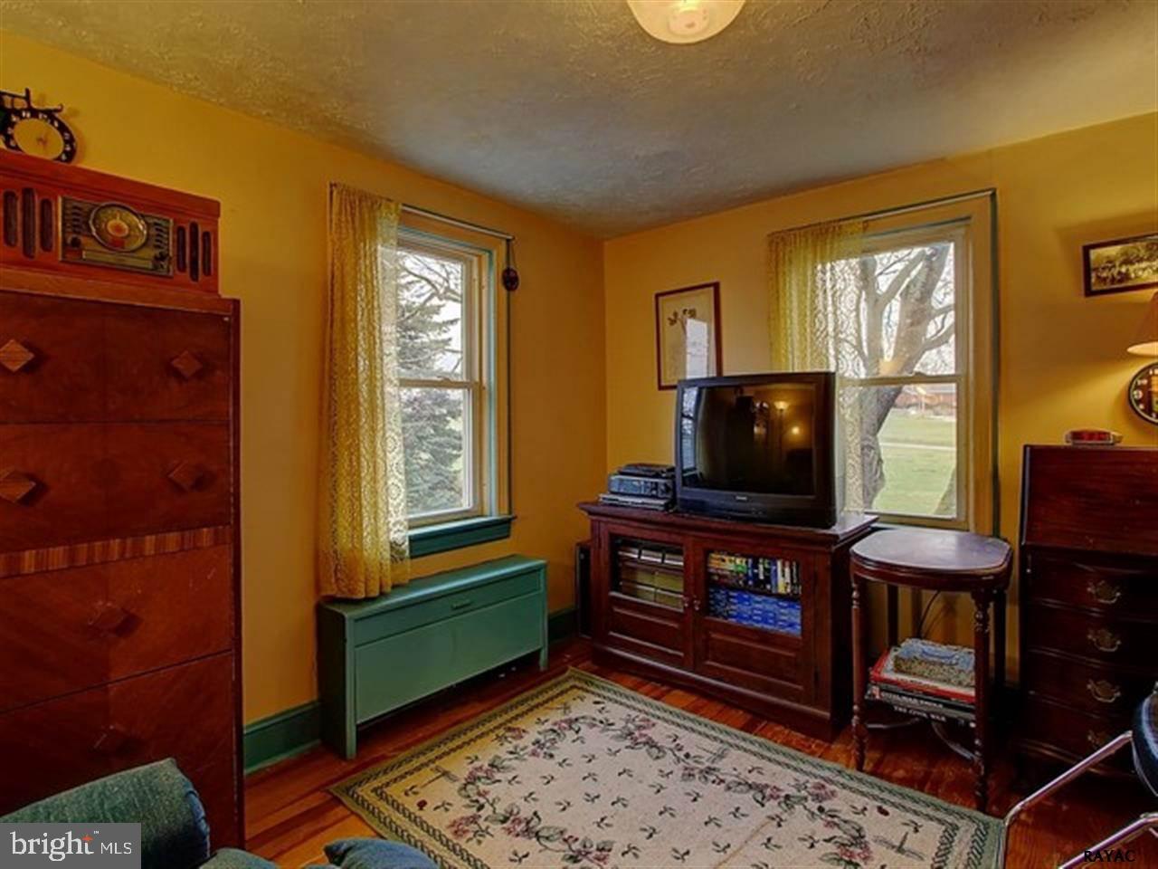 2143 Stoverstown Road Spring Grove, PA 17362 - Photo 25 of 29