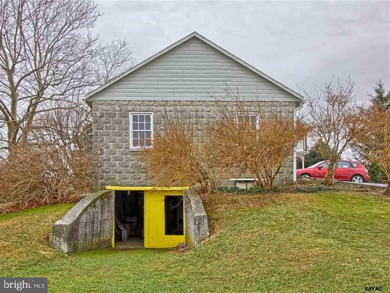 2143 Stoverstown Road Spring Grove, PA 17362 - Photo 4 of 29