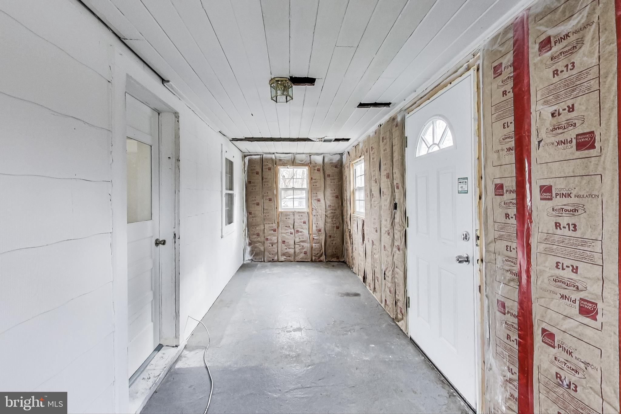 981 Patuxent Road Odenton, MD 21113 - Photo 5 of 48 Enclosed Front Porch