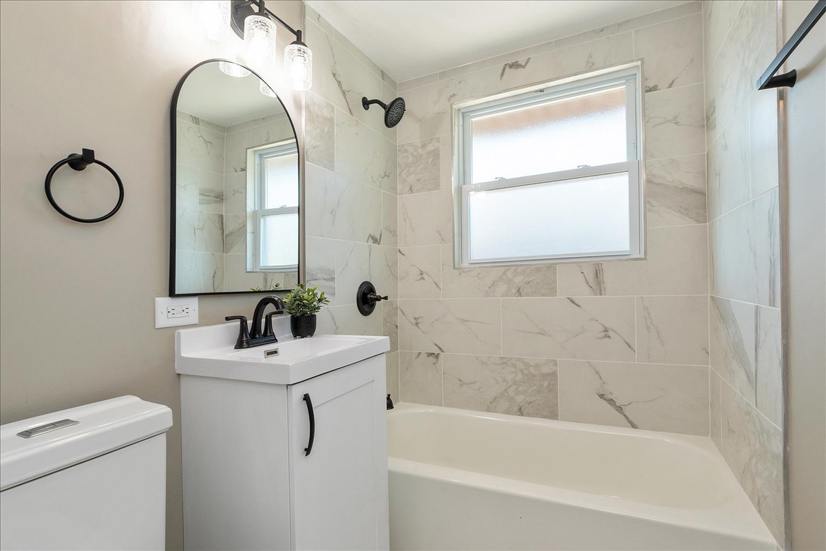 9002 South Pulaski Road Hometown, IL 60456 - Photo 11 of 15 Gallery Image 11