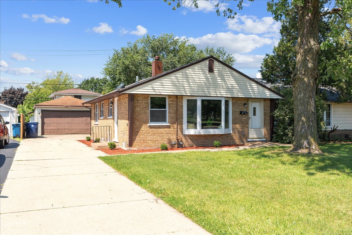 9002 South Pulaski Road Hometown, IL 60456 - Photo 2 of 15 Gallery Image 2