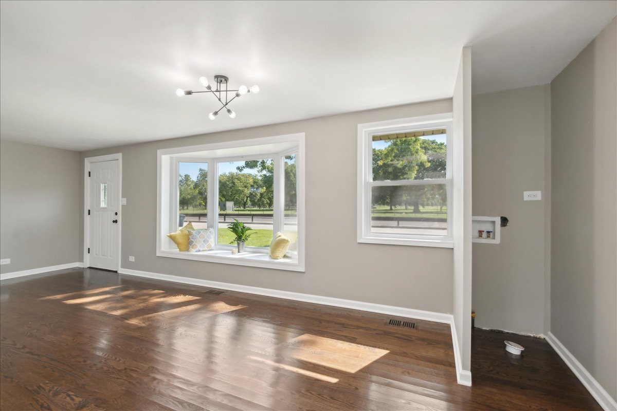 9002 South Pulaski Road Hometown, IL 60456 - Photo 8 of 15 Gallery Image 8