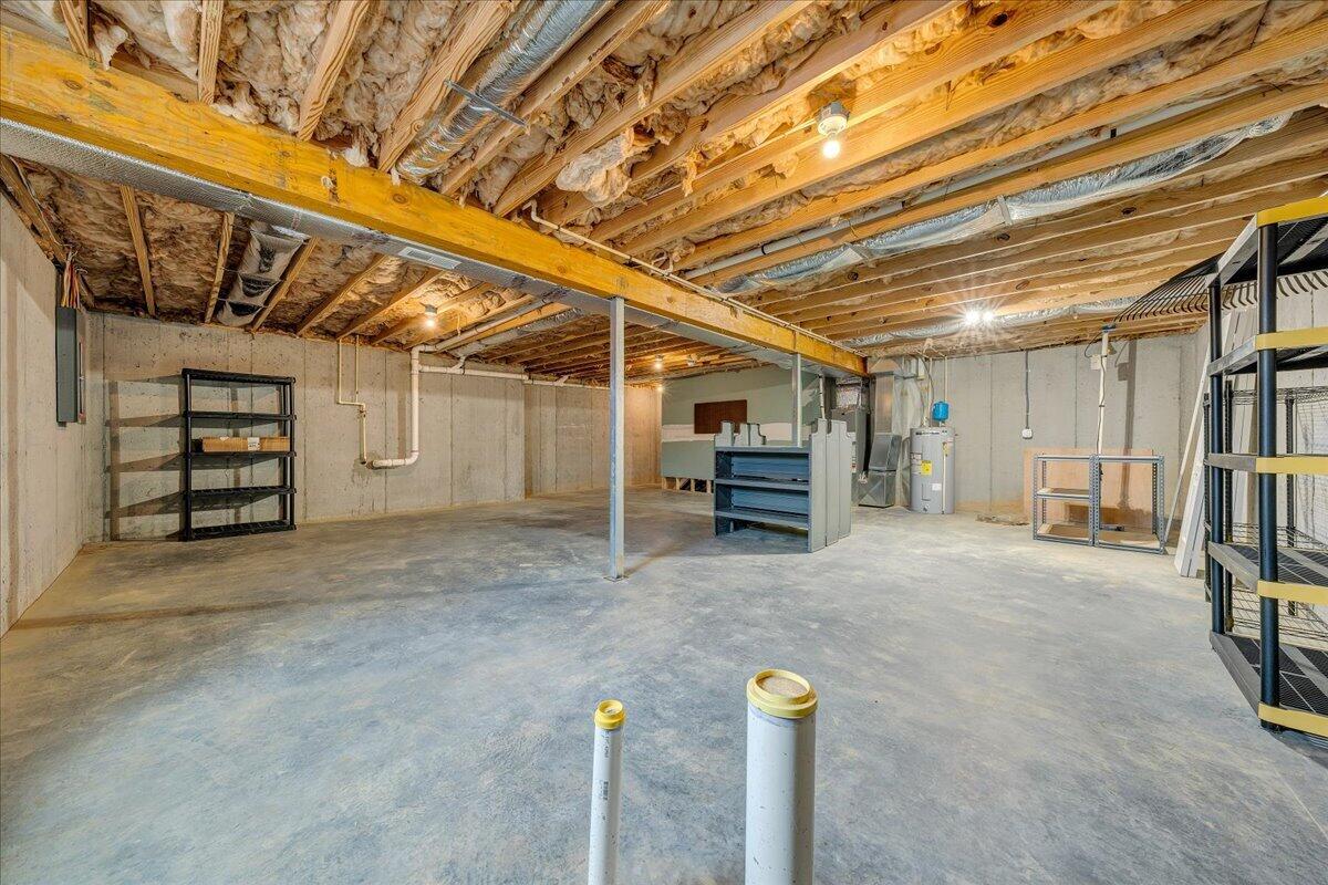 427 Cambridge Ct Road Vinton, VA 24179 - Photo 34 of 46 a view of a garage