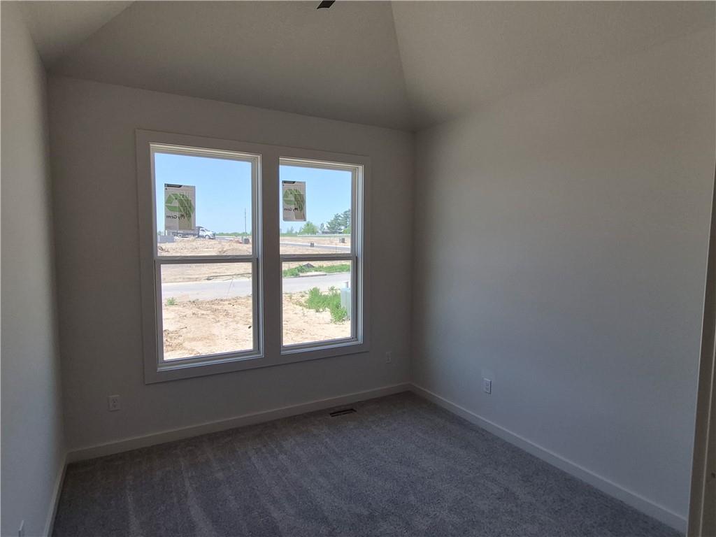 4927 146th Street Basehor, KS 66007 - Photo 13 of 67