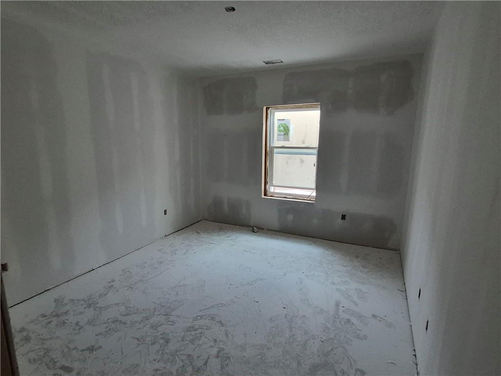 4927 146th Street Basehor, KS 66007 - Photo 14 of 64