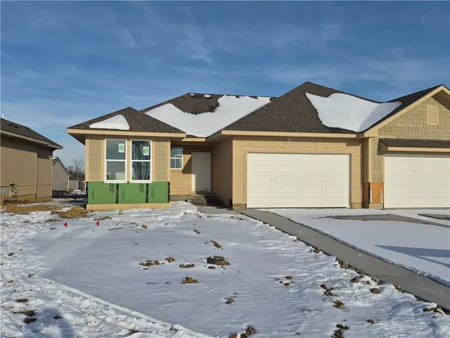 $469,000 | 4927 146th Street, Basehor, KS 66007