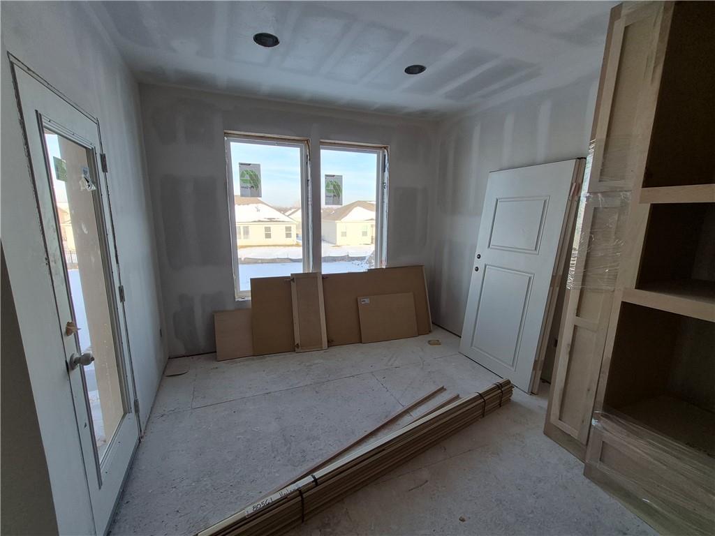 4927 146th Street Basehor, KS 66007 - Photo 8 of 64