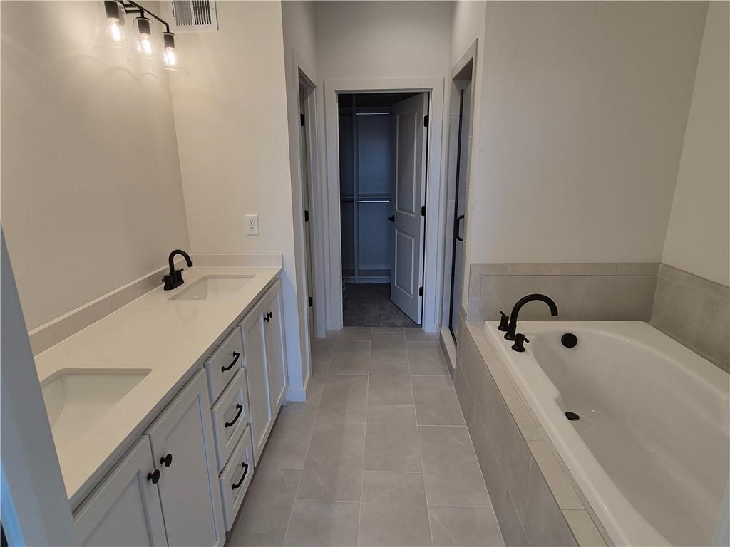 4927 146th Street Basehor, KS 66007 - Photo 10 of 67
