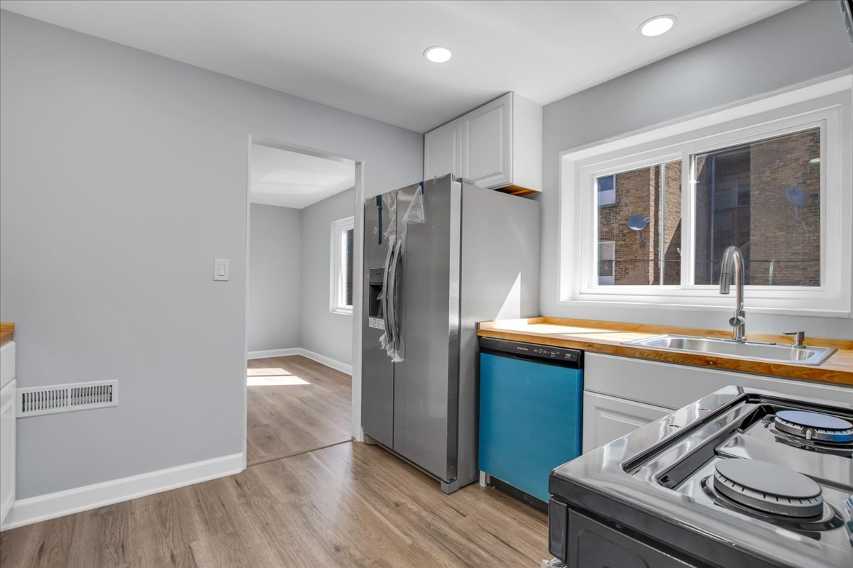 7351 North Ridge Boulevard, Unit 1A Chicago, IL 60645 - Photo 10 of 24