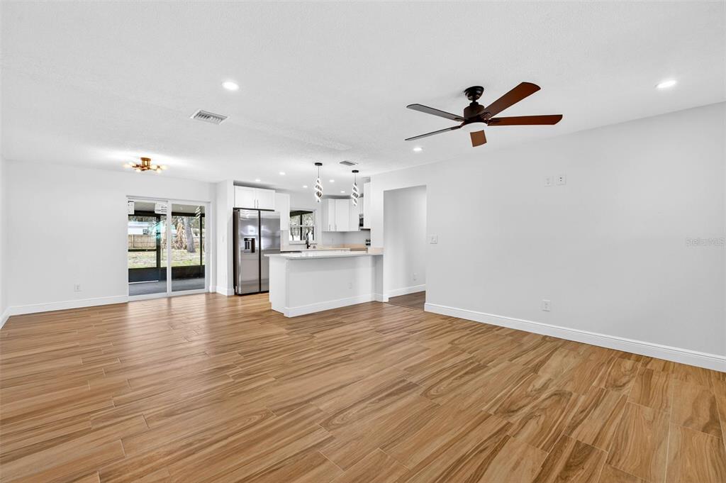 4221 Burrows Road Zephyrhills, FL 33542 - Photo 13 of 56