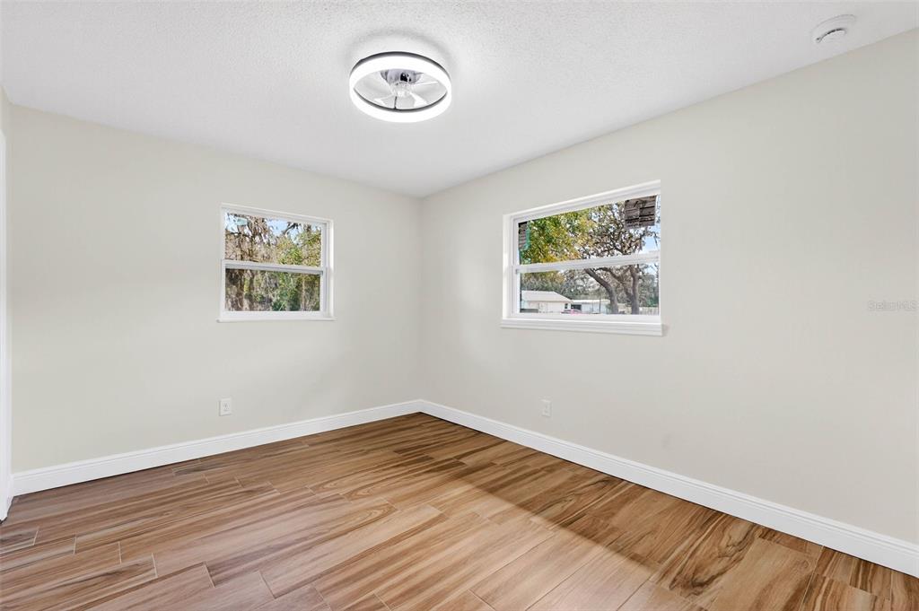 4221 Burrows Road Zephyrhills, FL 33542 - Photo 29 of 56