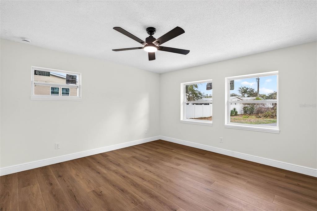 4221 Burrows Road Zephyrhills, FL 33542 - Photo 34 of 56