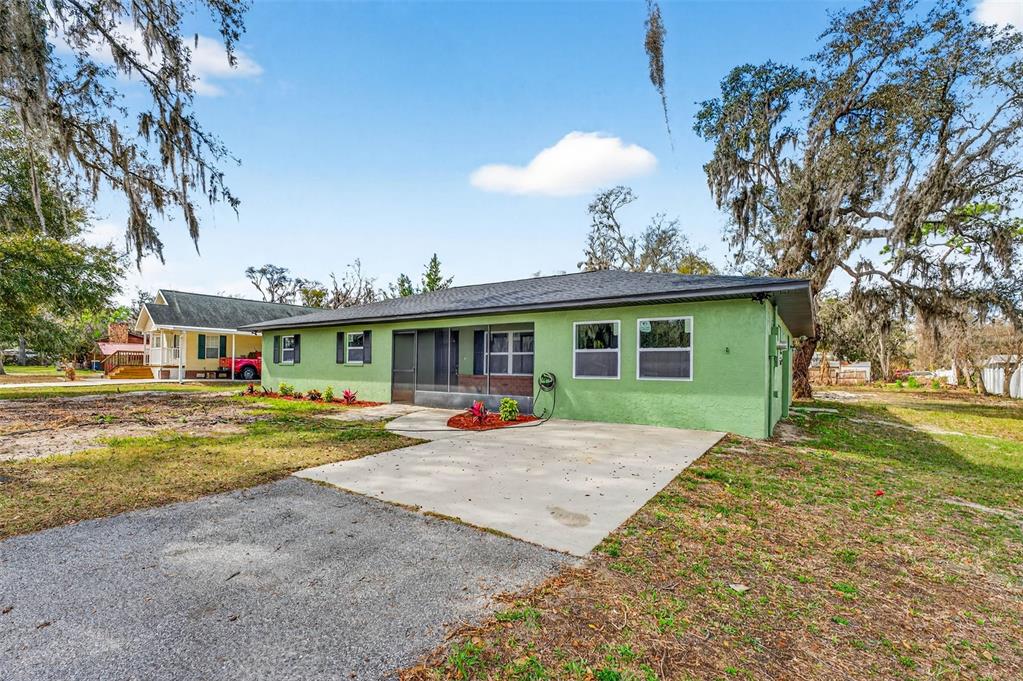 4221 Burrows Road Zephyrhills, FL 33542 - Photo 6 of 56