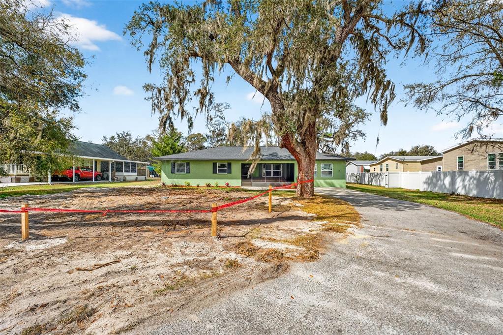 4221 Burrows Road Zephyrhills, FL 33542 - Photo 8 of 56