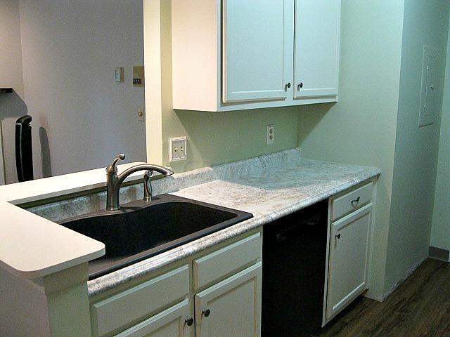 2171 Hedgerow Road, Unit 2171F Columbus, OH 43220 - Photo 9 of 17