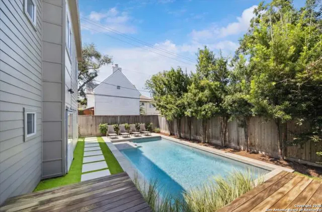 $2,150 | 1021 Harvard Street, Houston, TX 77008